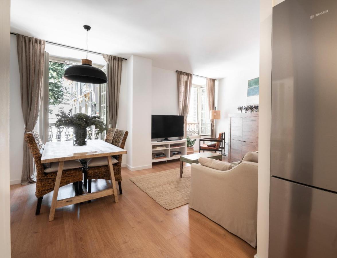 Apartamento De Lujo En Plaza Del Teatro Apartment Malaga Exterior photo
